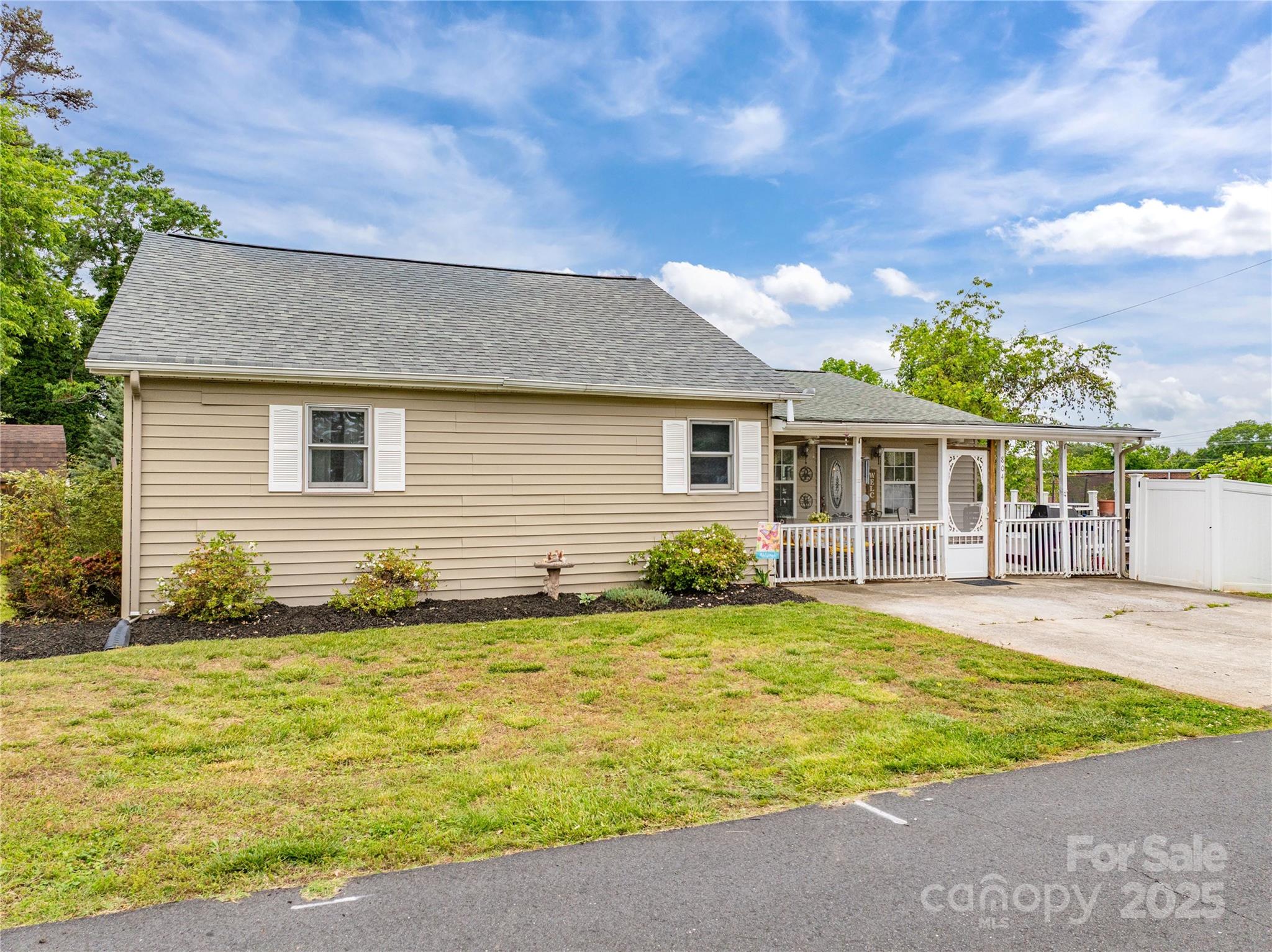 804 Rostan Street Southeast Valdese, NC 28690 - Photo 2 of 24 Gallery Image 2