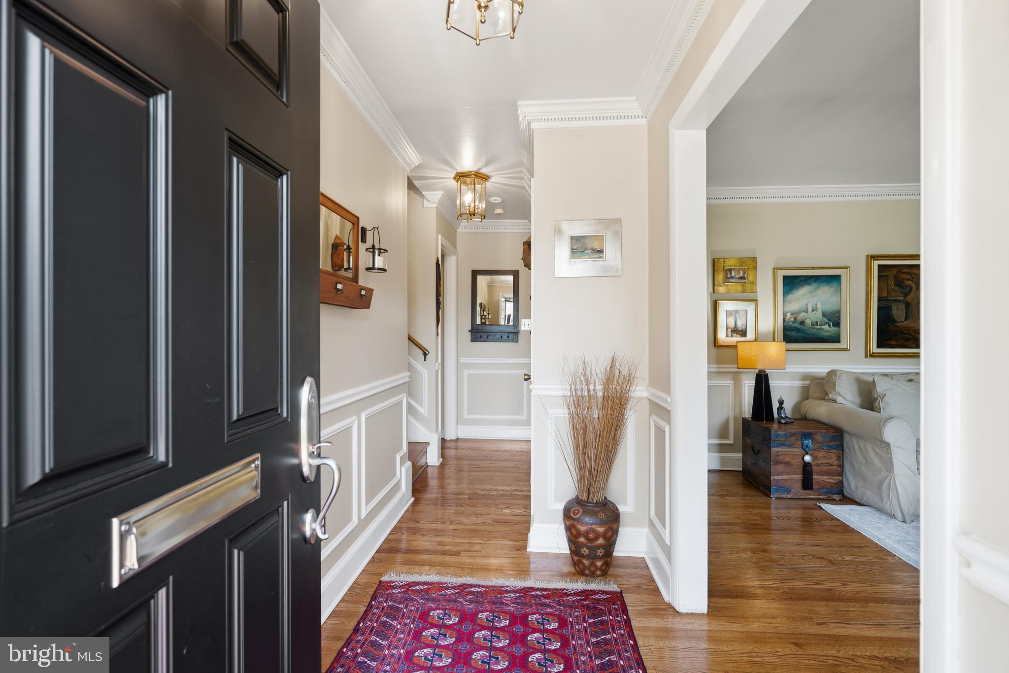 8611 Cyrus Place Alexandria, VA 22308 - Photo 3 of 49 Welcoming entry foyer