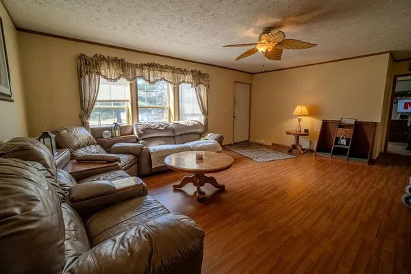 $325,000 | N5070 Pfaff Road, Mauston, WI 53948