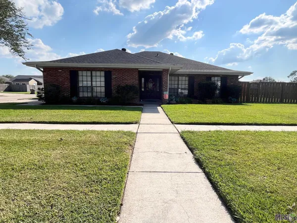 $365,500 | 301 Pendleton Drive, Houma, LA 70360