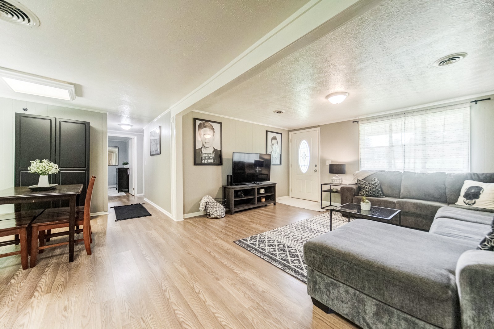 325 Denning Ford Road Portland, TN 37148 - Photo 8 of 35 a living room with furniture and a flat screen tv
