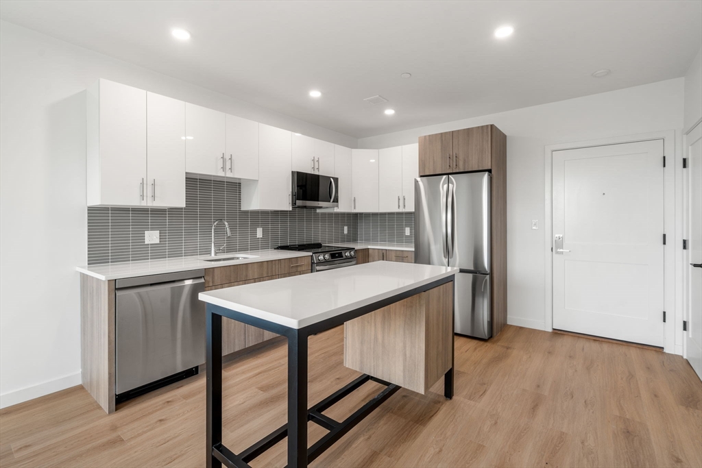 40 Centre Street, Unit 506 Brookline, MA 02446 - Photo 2 of 10