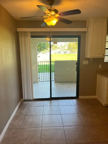 a view of empty room with window