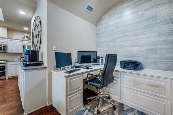 $425,000 | 3075 Willow Grove Boulevard, Unit 1801, McKinney, TX 75070