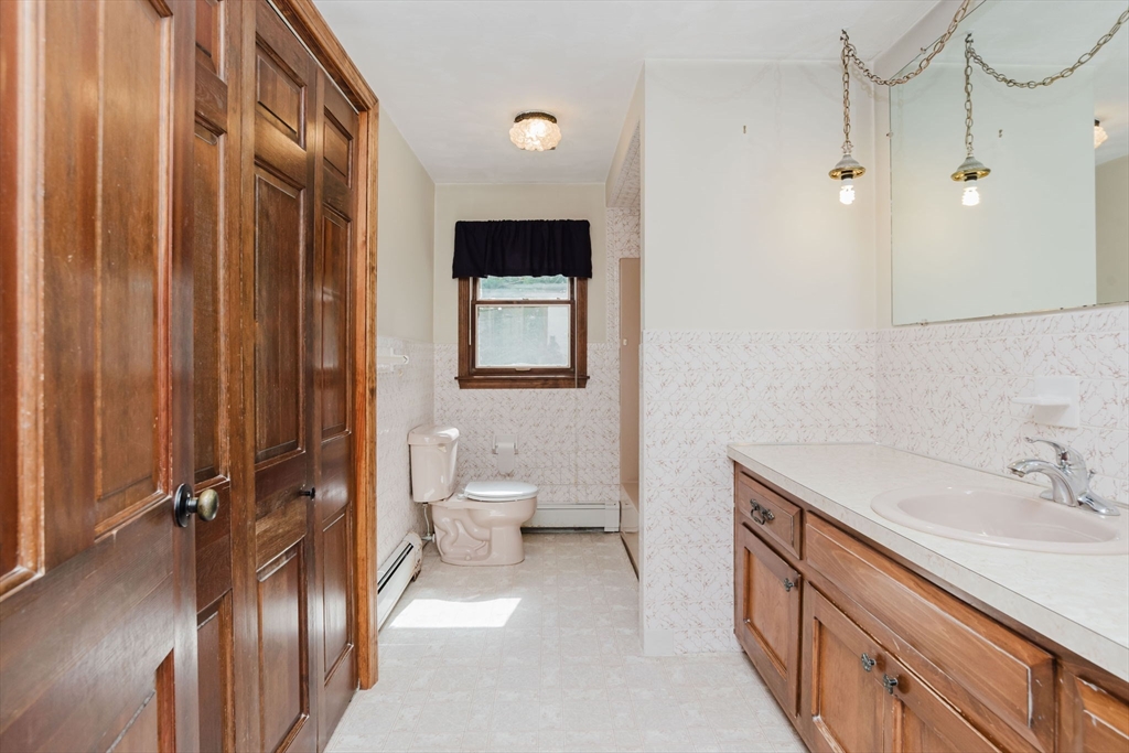 216 County Road East Freetown, MA 02717 - Photo 11 of 19