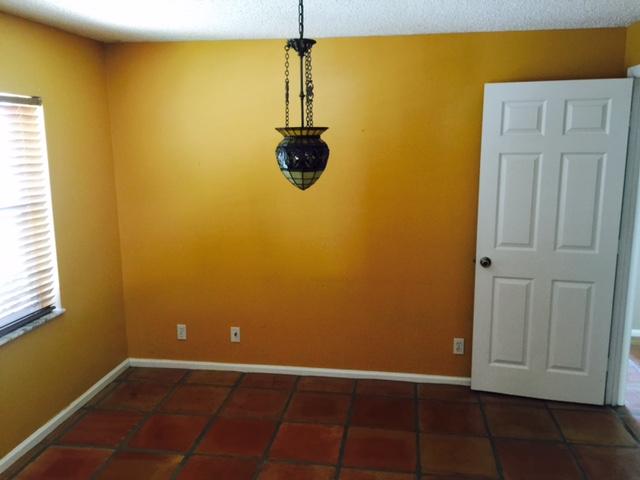 141 East Riverside Drive, Unit 26 Jupiter, FL 33469 - Photo 3 of 5 141 room
