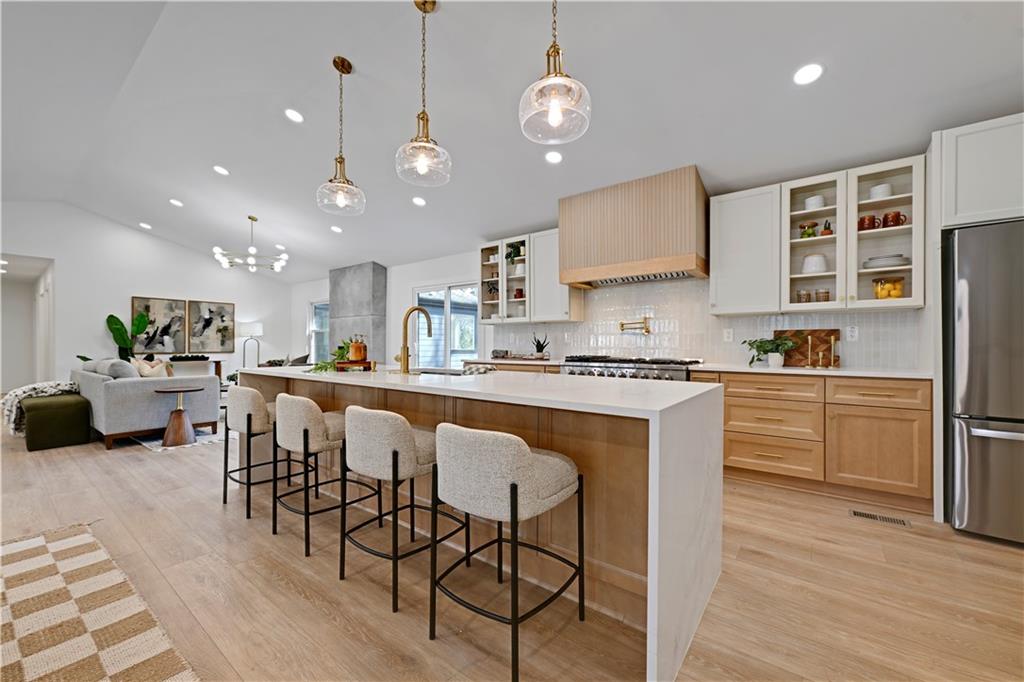 9427 Wenonga Road Leawood, KS 66206 - Photo 13 of 45