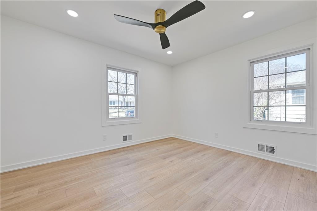 9427 Wenonga Road Leawood, KS 66206 - Photo 19 of 45