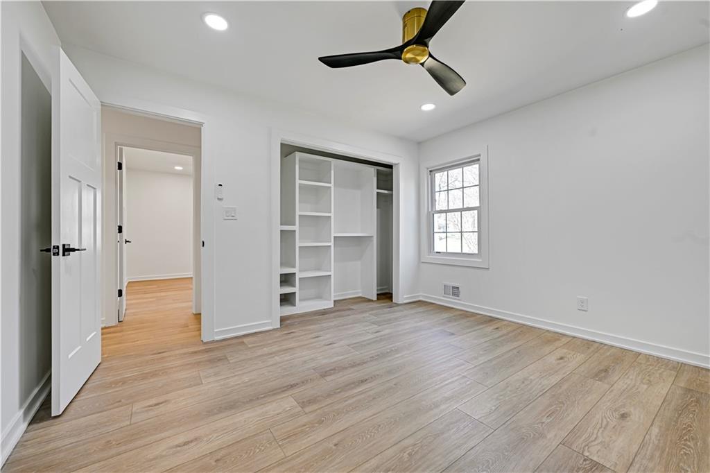 9427 Wenonga Road Leawood, KS 66206 - Photo 20 of 45