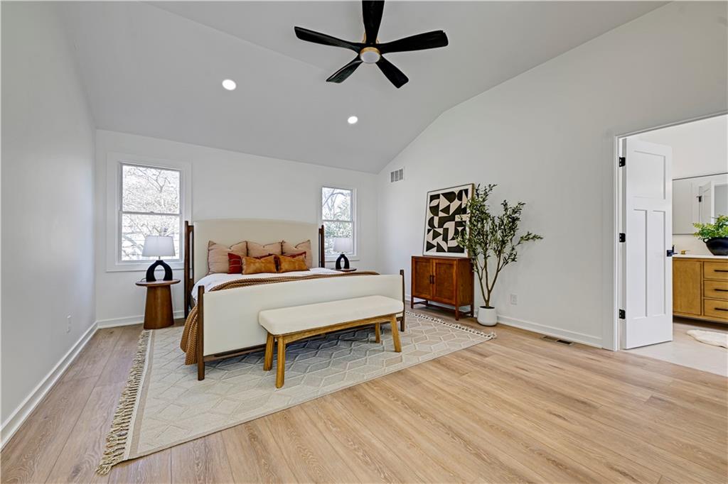 9427 Wenonga Road Leawood, KS 66206 - Photo 22 of 45