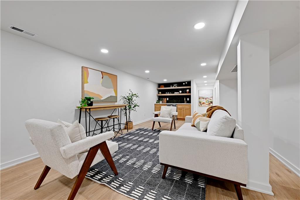 9427 Wenonga Road Leawood, KS 66206 - Photo 31 of 45