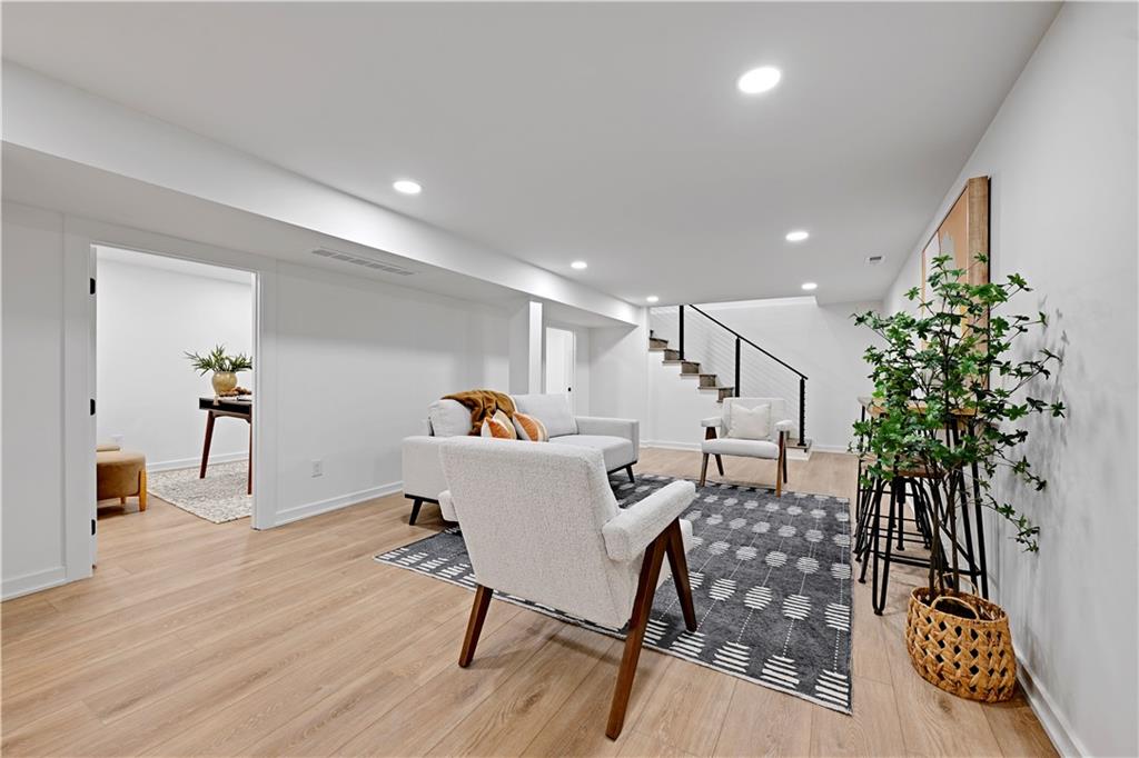 9427 Wenonga Road Leawood, KS 66206 - Photo 32 of 45