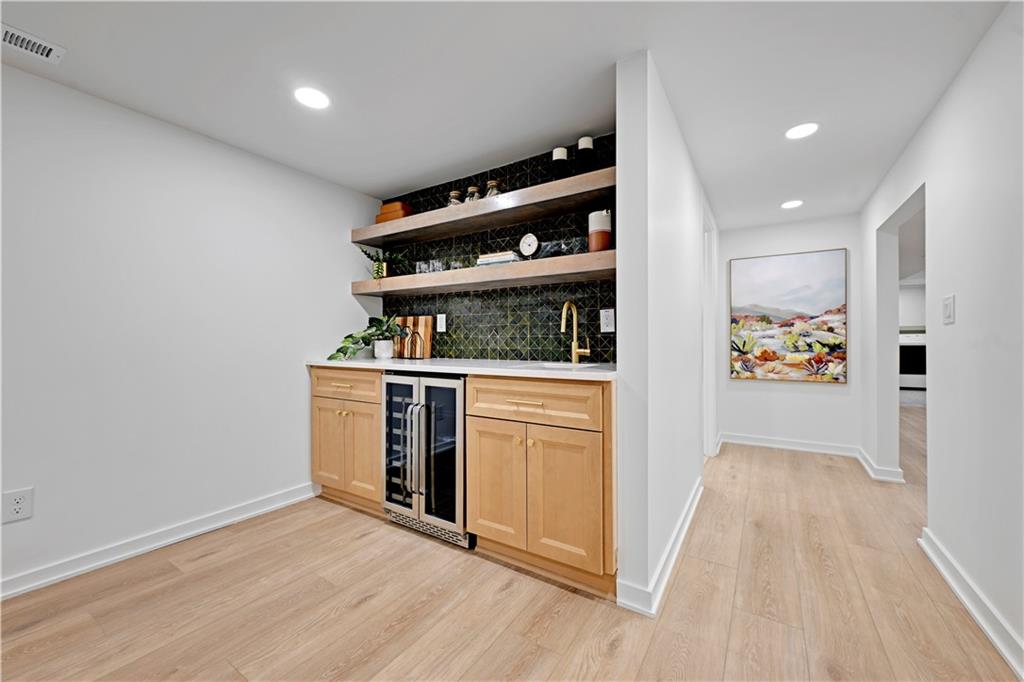 9427 Wenonga Road Leawood, KS 66206 - Photo 33 of 45