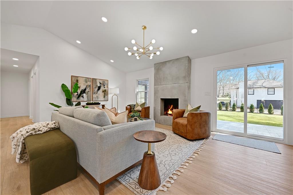 9427 Wenonga Road Leawood, KS 66206 - Photo 5 of 45