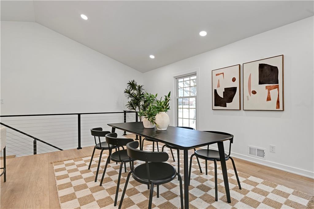 9427 Wenonga Road Leawood, KS 66206 - Photo 9 of 45