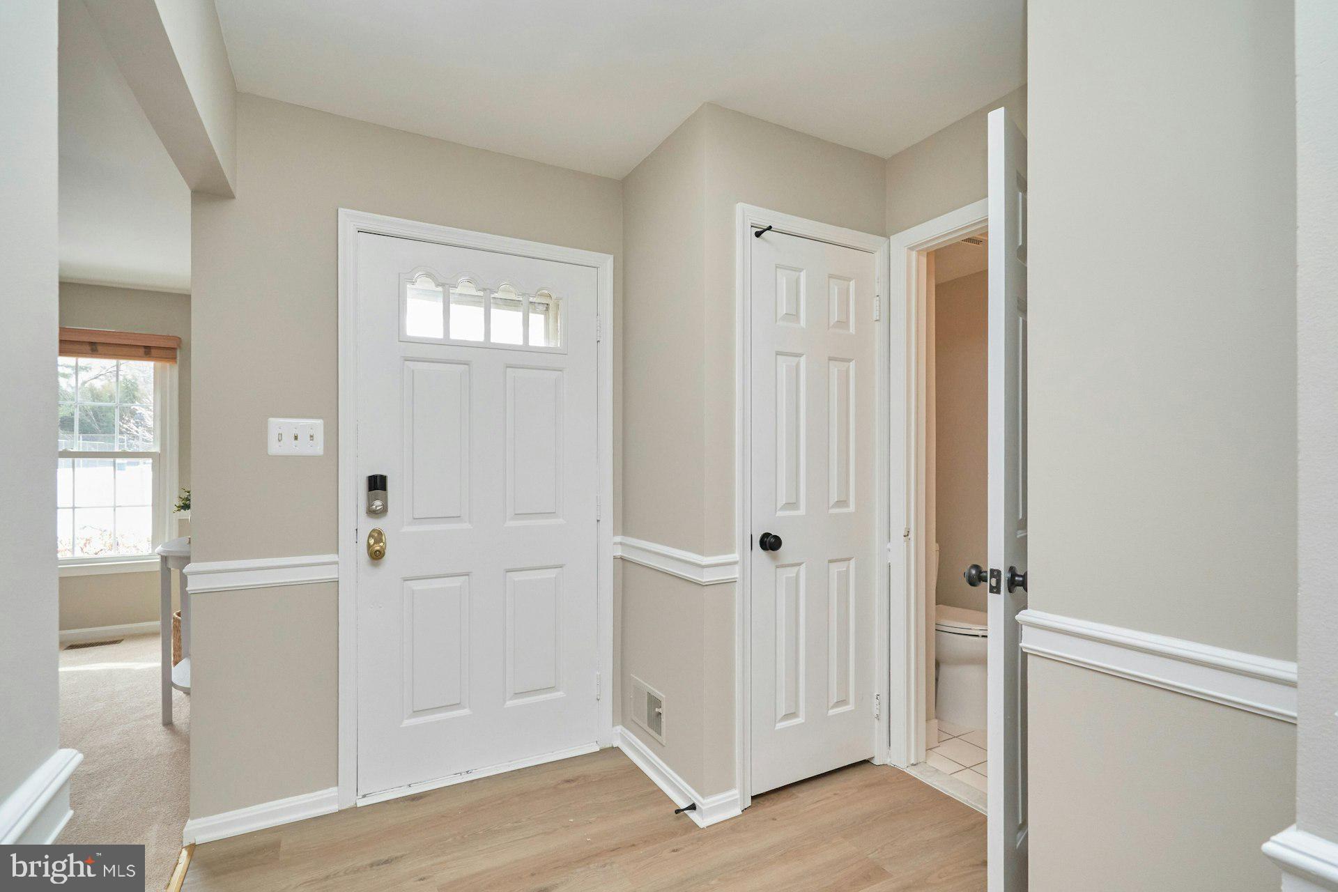 9634 Blincoe Court Burke, VA 22015 - Photo 3 of 53