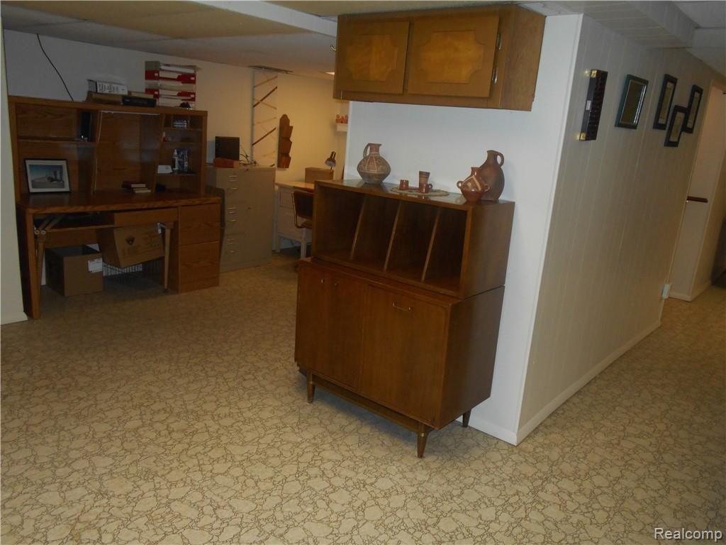 16006 Riverside Drive Livonia, MI 48154 - Photo 31 of 35 DSCN0180.JPG