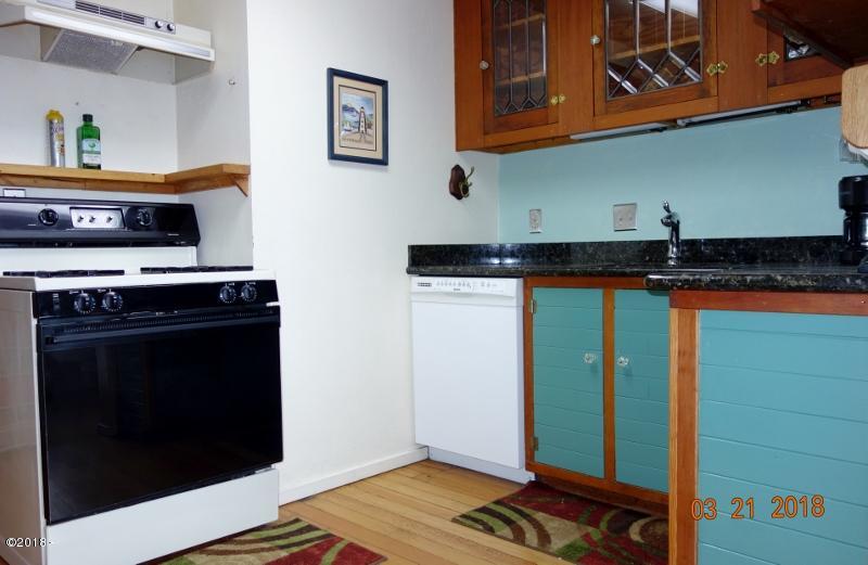 25 Southwest Briscoe Street Depoe Bay, OR 97341 - Photo 12 of 31 Tracy 017 (800x521)