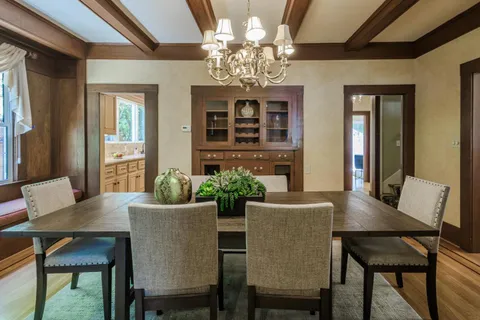 $4,950,000 | 717 Walnut Avenue, Burlingame, CA 94010
