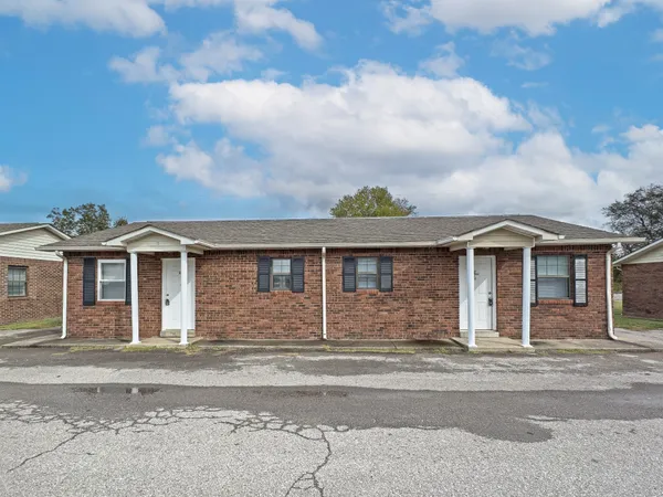 $705 | 404 Thompsonville Lane, Unit 13, Oak Grove, KY 42262