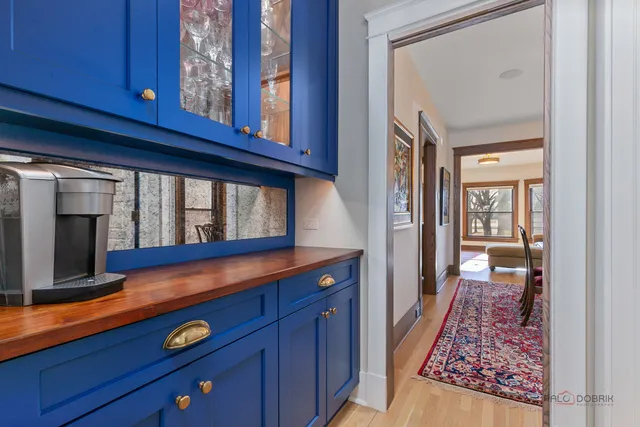 $1,695,000 | 90 East Woodland Road, Lake Forest, IL 60045