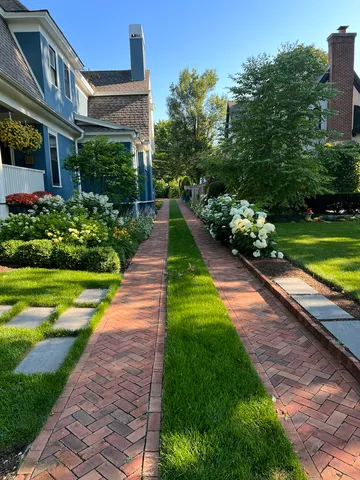 $1,695,000 | 90 East Woodland Road, Lake Forest, IL 60045