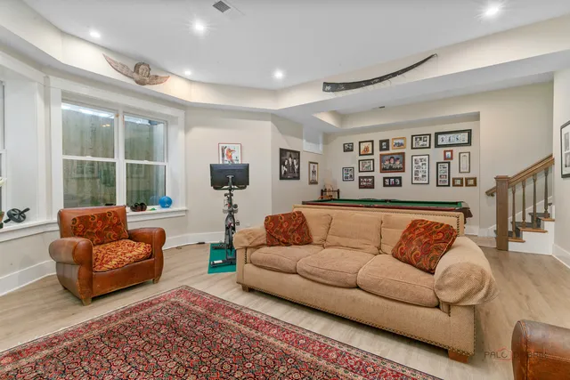 $1,695,000 | 90 East Woodland Road, Lake Forest, IL 60045