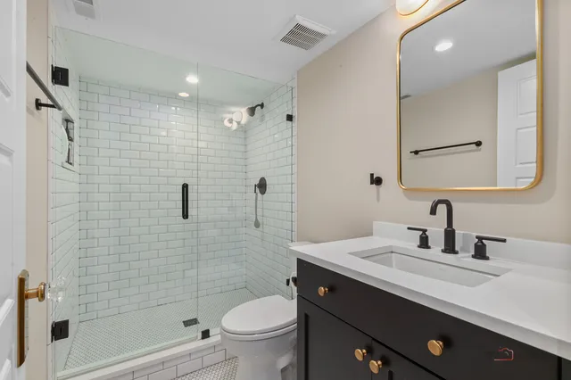 $1,695,000 | 90 East Woodland Road, Lake Forest, IL 60045