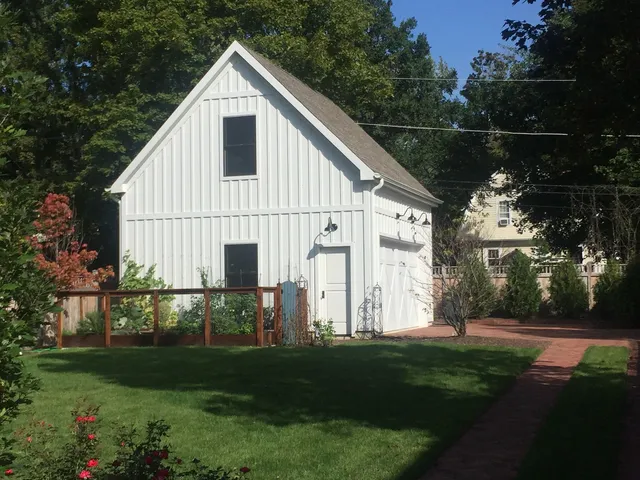 $1,695,000 | 90 East Woodland Road, Lake Forest, IL 60045