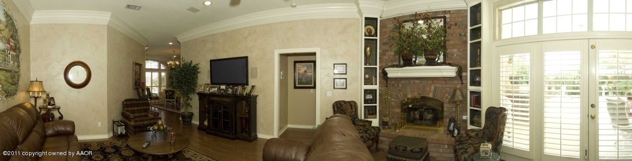7821 Covington Parkway Amarillo, TX 79121 - Photo 30 of 53 a bathroom with a glass shower door
