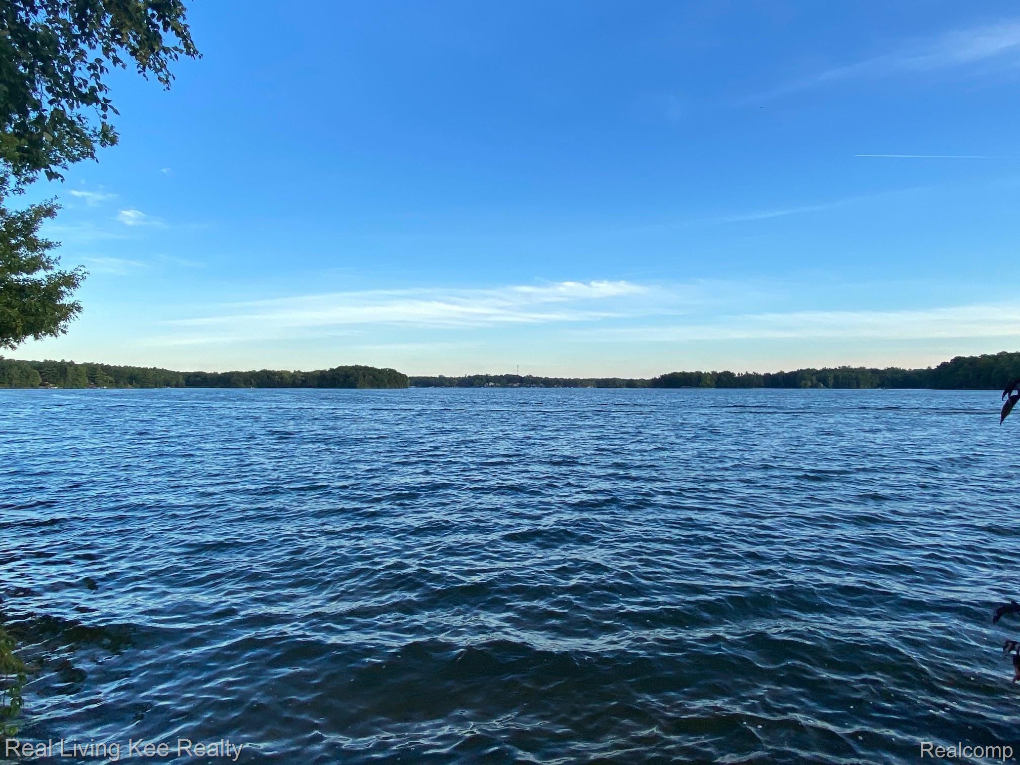 500 Deerpoint Road Leonard, MI 48367 - Photo 14 of 15 IMG_2112.jpg