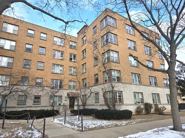 $149,900 | 2606 West Balmoral Avenue, Unit 507, Chicago, IL 60625