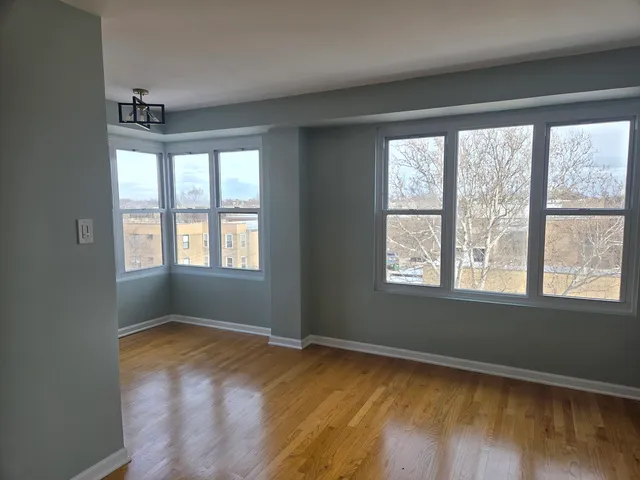 $159,000 | 2606 West Balmoral Avenue, Unit 507, Chicago, IL 60625