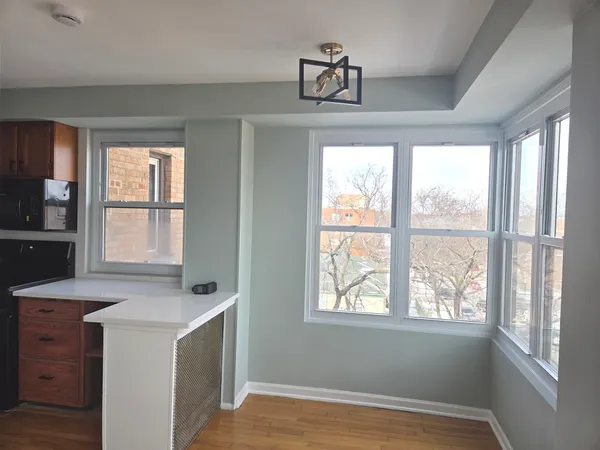 $149,900 | 2606 West Balmoral Avenue, Unit 507, Chicago, IL 60625
