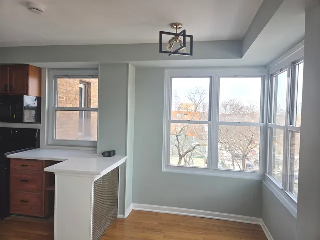 $159,000 | 2606 West Balmoral Avenue, Unit 507, Chicago, IL 60625