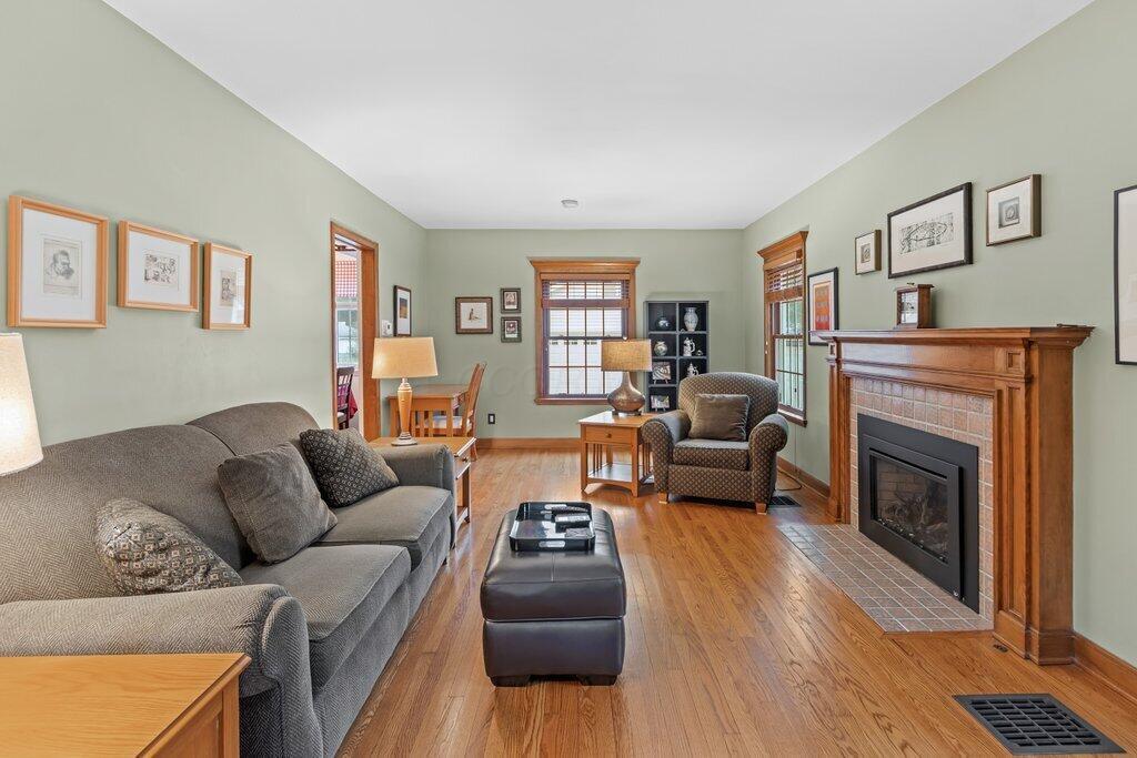 235 Fallis Road Columbus, OH 43214 - Photo 4 of 29
