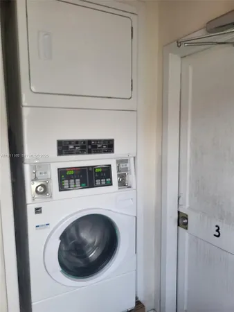 $2,400 | 215 Sidonia Avenue, Unit 4, Coral Gables, FL 33134