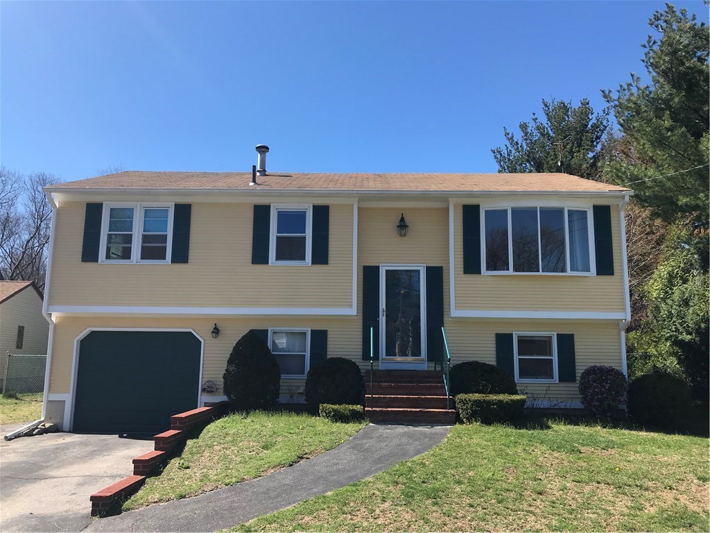 132 Elton Circle Cranston, RI 02921 - Photo 1 of 29