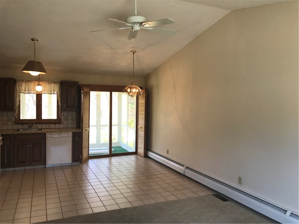 132 Elton Circle Cranston, RI 02921 - Photo 11 of 29