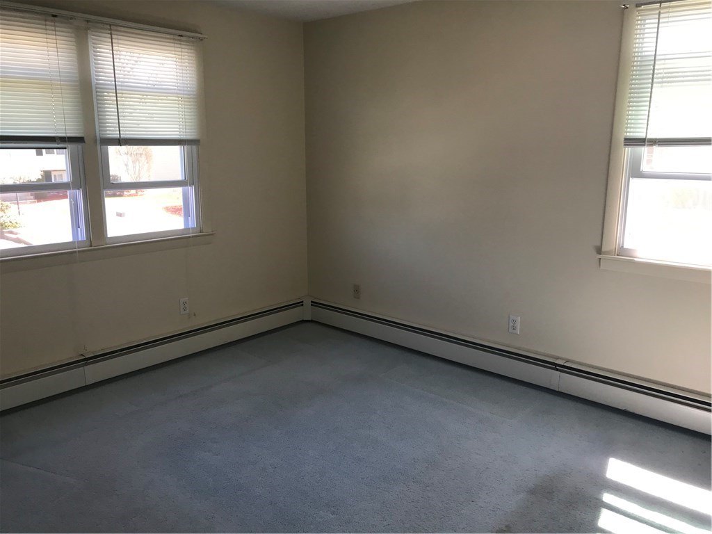 132 Elton Circle Cranston, RI 02921 - Photo 14 of 29