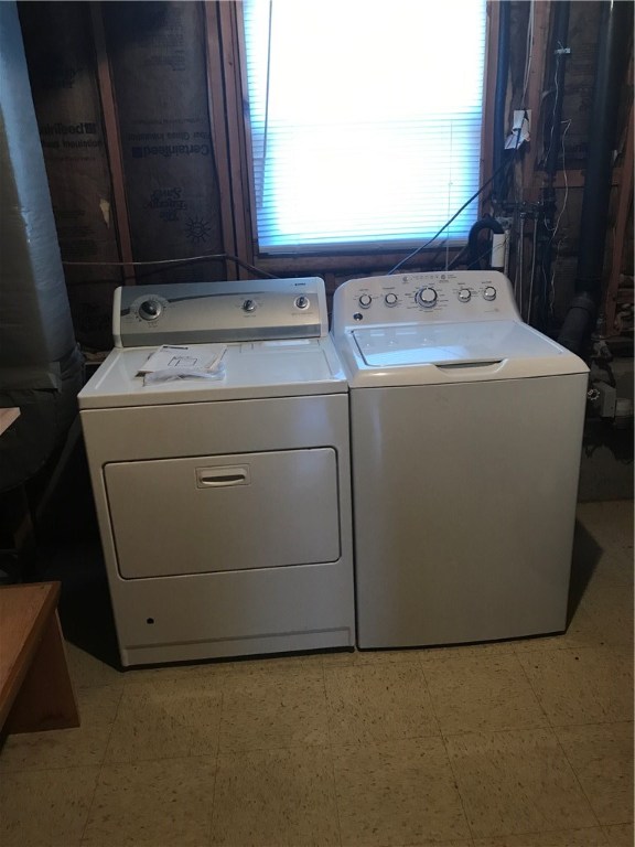 132 Elton Circle Cranston, RI 02921 - Photo 21 of 29