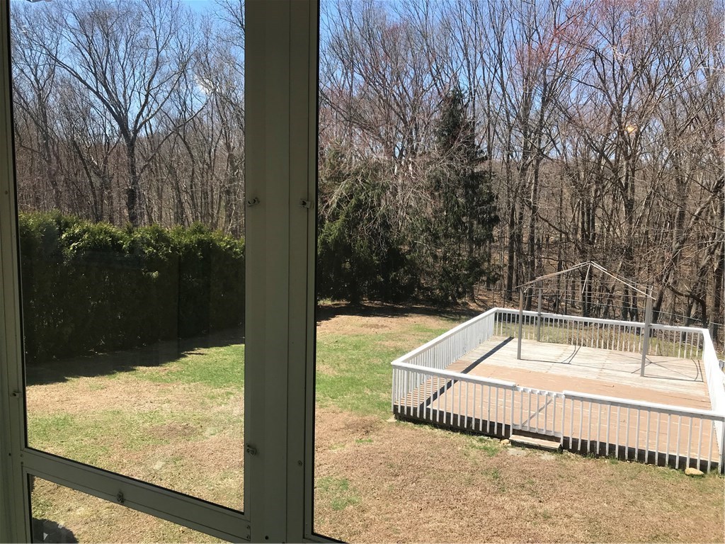 132 Elton Circle Cranston, RI 02921 - Photo 25 of 29