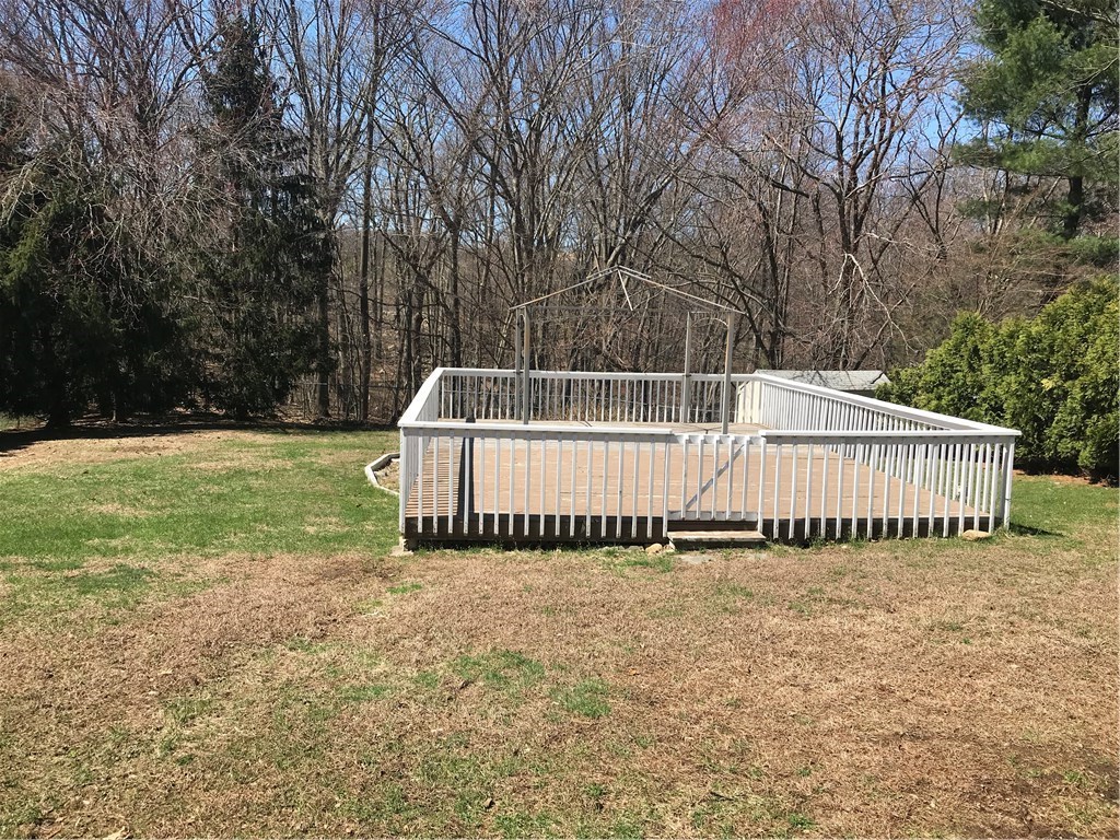 132 Elton Circle Cranston, RI 02921 - Photo 27 of 29