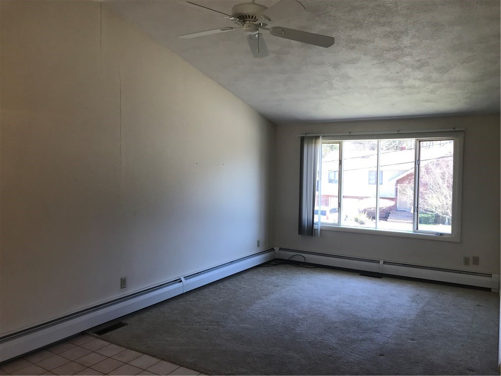 132 Elton Circle Cranston, RI 02921 - Photo 6 of 29