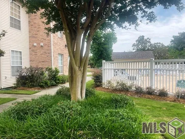 $159,000 | 900 Dean Lee Drive, Unit 1006, Baton Rouge, LA 70820