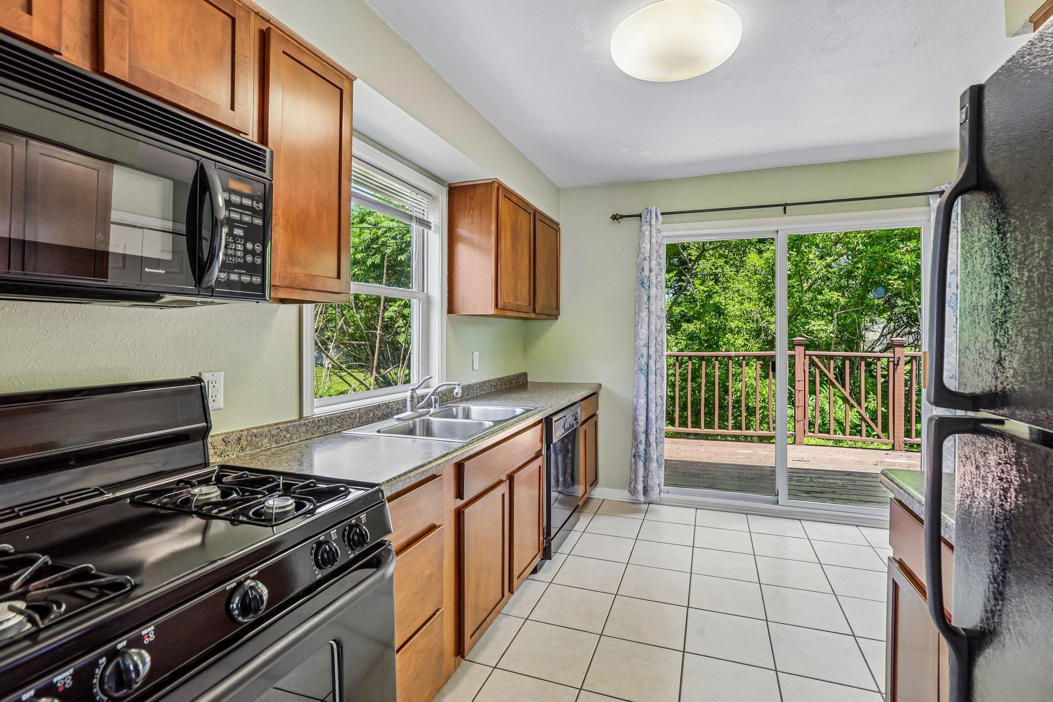 113 Craig Avenue Madison, WI 53705 - Photo 11 of 33