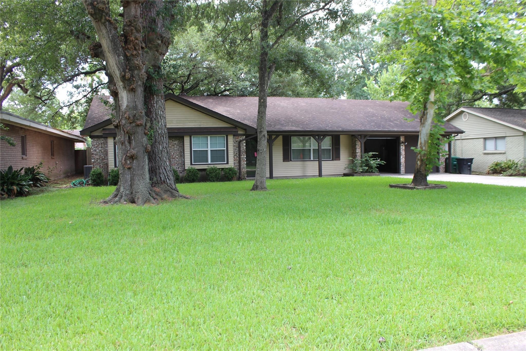 10301 Ivyridge Road Houston, TX 77043 - Photo 2 of 23