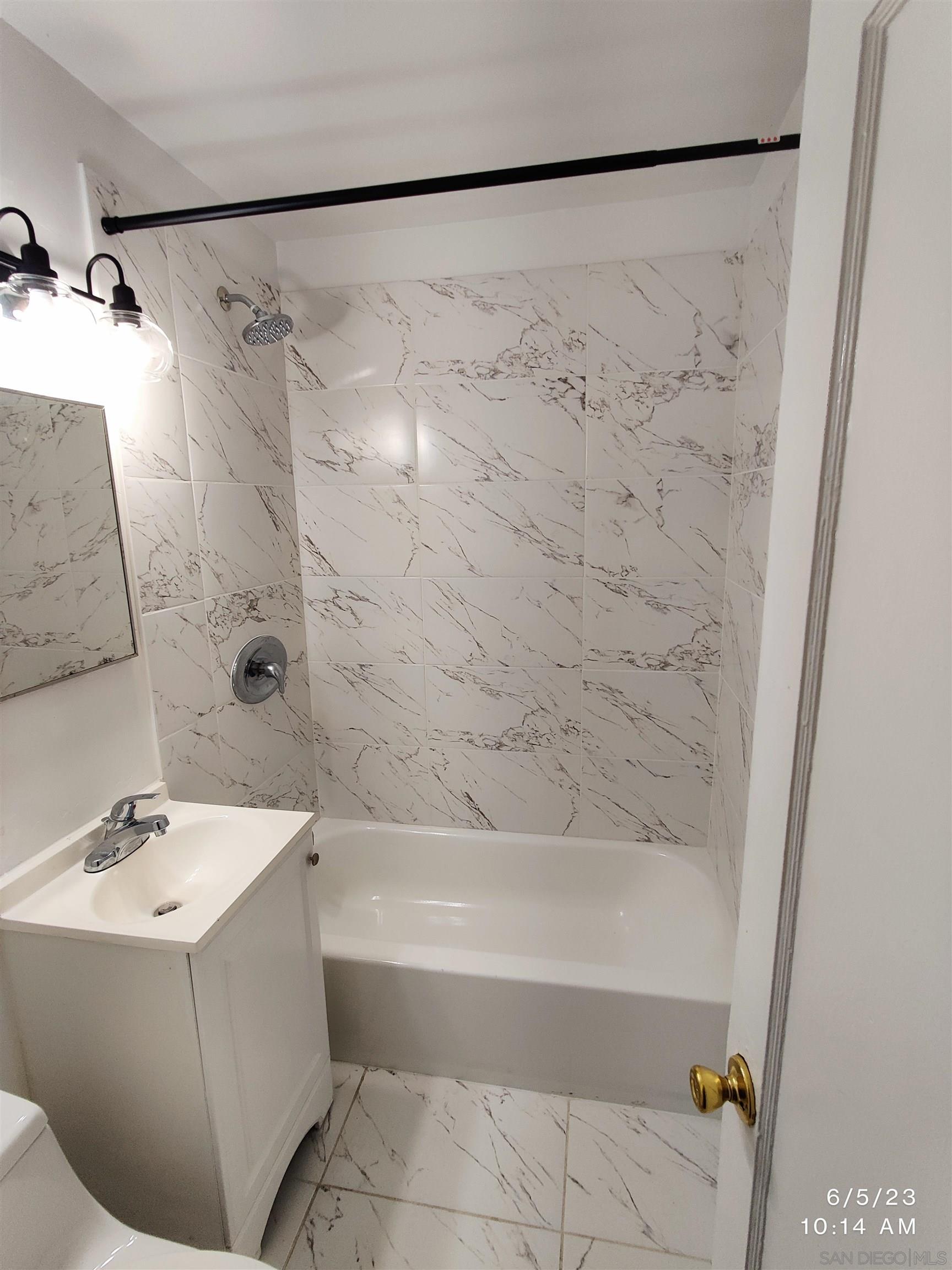 550 Ritchey Street San Diego, CA 92114 - Photo 5 of 37