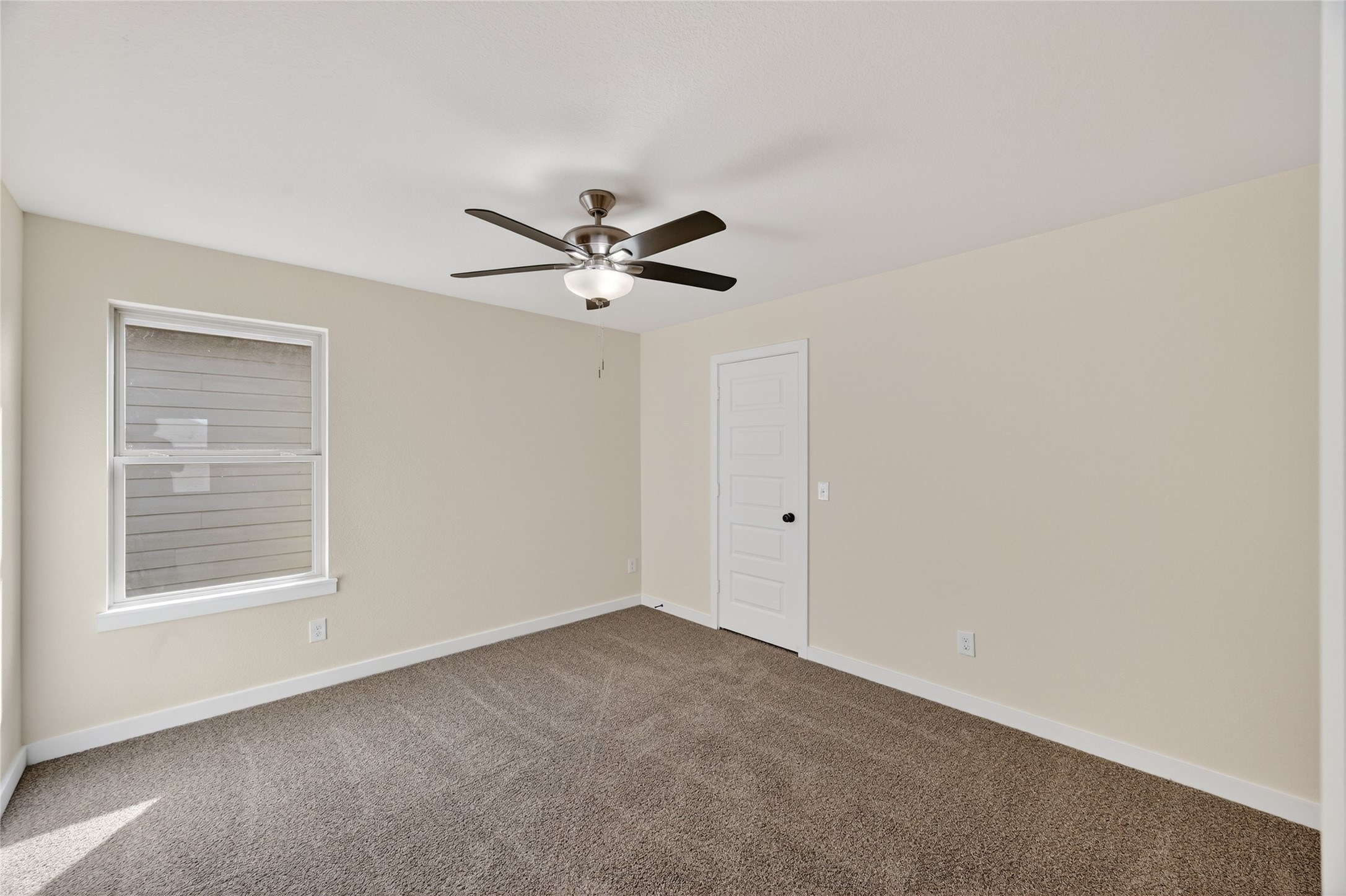 640 Levine Court Conroe, TX 77316 - Photo 18 of 22 Upstairs Bedroom 2