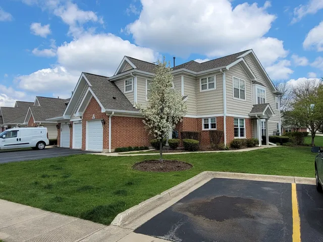 $2,400 | 321 Sheffield Drive, Unit 321, Schaumburg, IL 60107